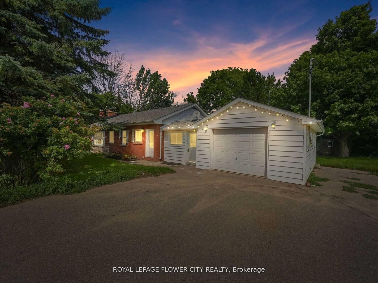 Property Photo:  5263 Trafalgar Road  ON N0B 1T0 