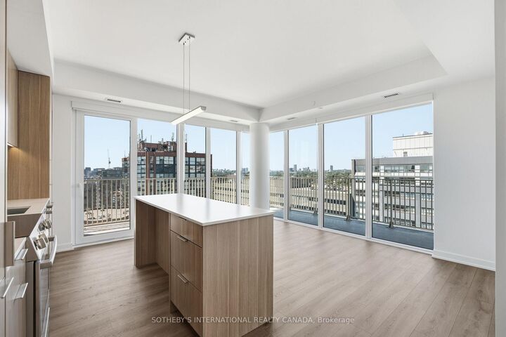 Property Photo: 88 Bathurst Street 1703 ON M5V 0W8
