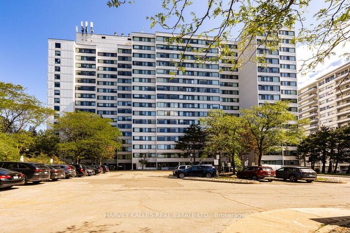 Property Photo:  3000 Bathurst Street 110  ON M6B 3B4 