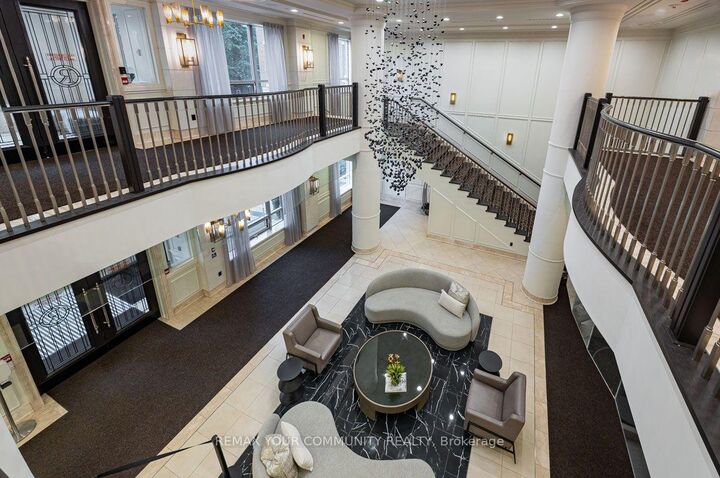 Property Photo:  10101 Yonge Street 520  ON L4C 0V6 