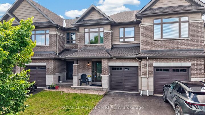 Property Photo:  154 Woodhurst Crescent  ON K2S 0T5 