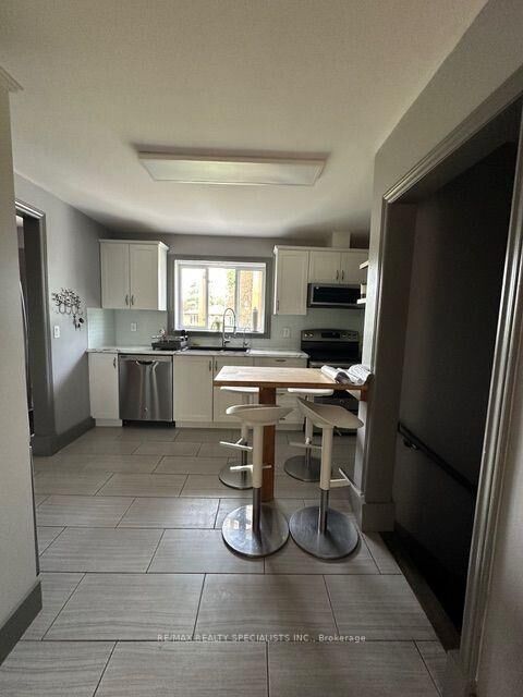 Property Photo:  189 Little Avenue Upper  ON L4N 6L1 