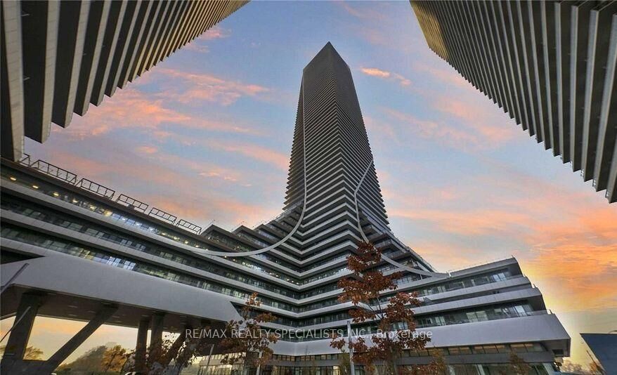 Property Photo:  30 Shore Breeze Drive 3714  ON M8V 0J1 