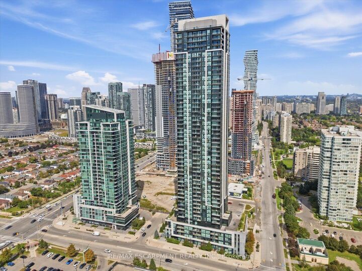 Property Photo:  3975 Grand Park Drive 3209  ON L5B 0K4 