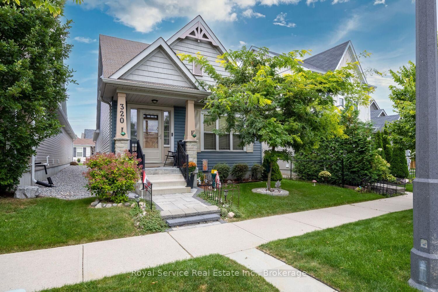 Property Photo:  320 Strachan Street  ON L1A 0C8 