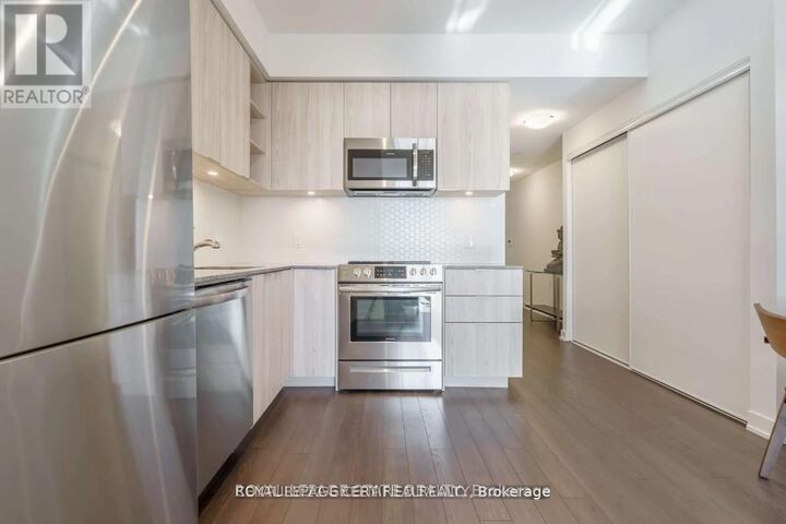 Property Photo:  30 Ordnance Street 1112  ON M6K 0C9 