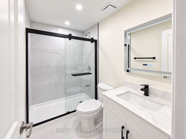 Property Photo:  15 Ironwood Court Lower  ON L2V 0J1 