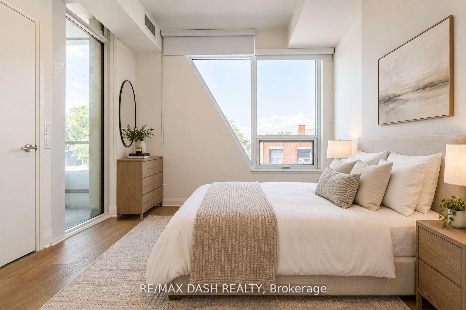 Property Photo:  151 Avenue Road 310  ON M5R 2H7 