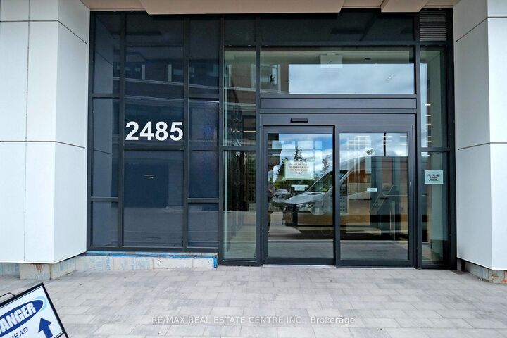 Property Photo:  2485 Eglinton Avenue W 1221  ON L5M 2V8 