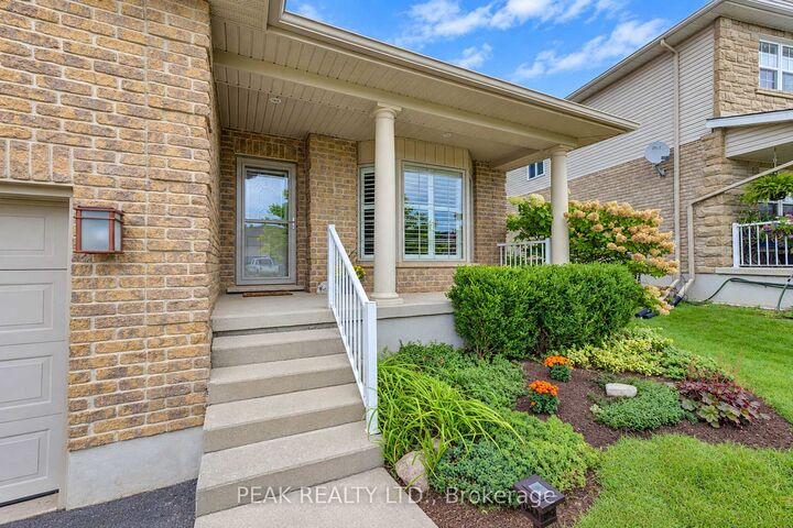 Property Photo:  64 Applewood Street  ON N0J 1S0 