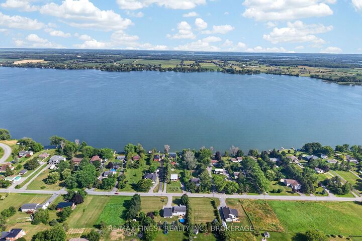 Property Photo: 54 Bayview Drive ON K7R 3K8