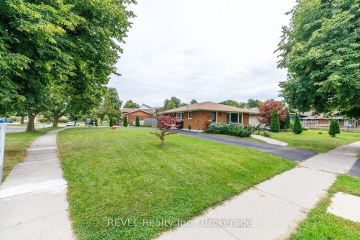 Photo de la propriété:  70 Champlain Avenue  ON L3C 2L7 