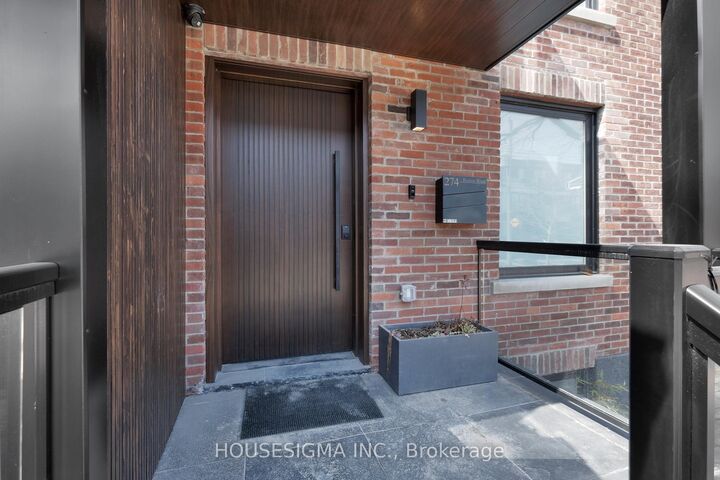 Property Photo:  274 Roxton Road Main  ON M6G 3P9 