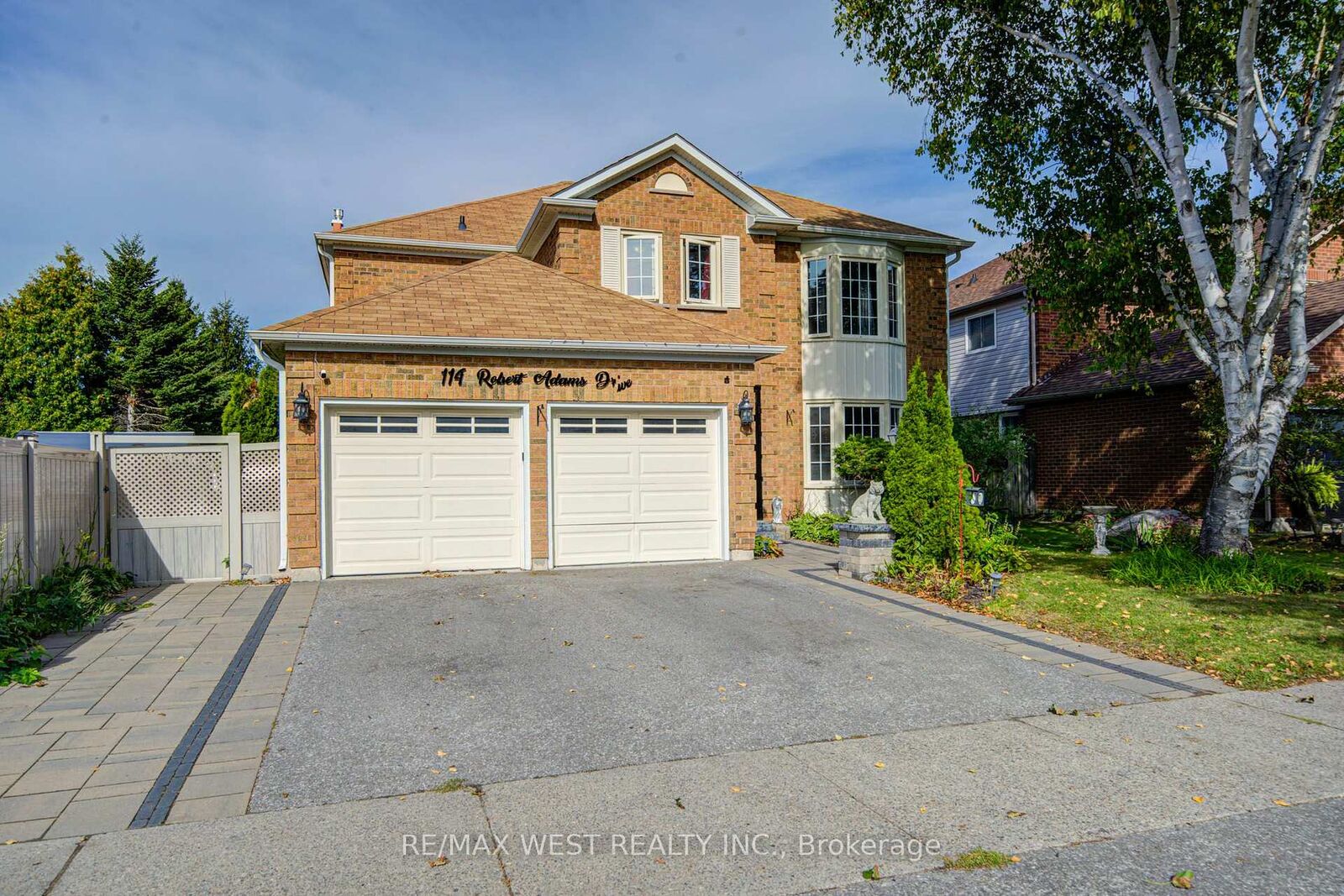 Property Photo:  114 Robert Adams Drive  ON L1E 2C5 