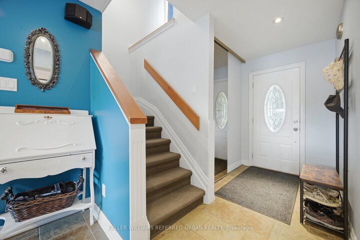 Property Photo:  82 Eastman Crescent  ON L3Y 5S2 