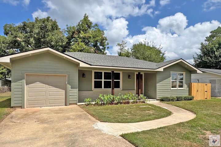 Property Photo: 3008 Hamilton Street TX 75501