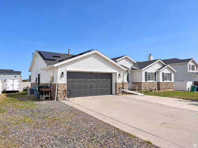Property Photo: 4728 W Travis Ln UT 84088