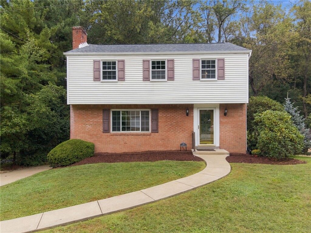 Property Photo:  113 Larchwood Drive  PA 15145 