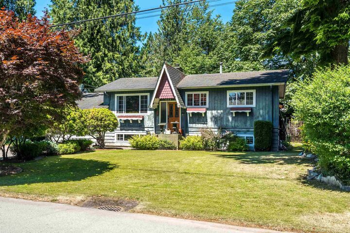 Property Photo:  34257 Woodbine Crescent  BC V2S 2R4 