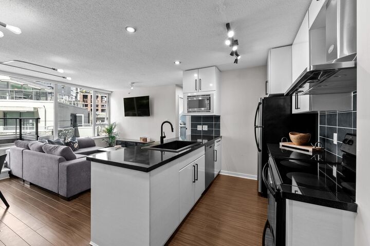 Property Photo: 633 Abbott Street 306 BC V6B 0J3