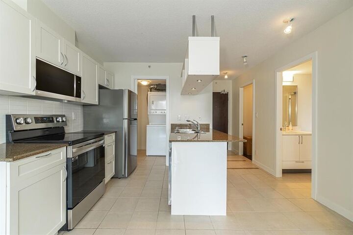 Property Photo:  933 Hornby Street 809  BC V6Z 3G4 