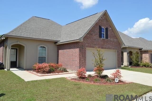 Property Photo:  621 Greenwich Dr  LA 70820 