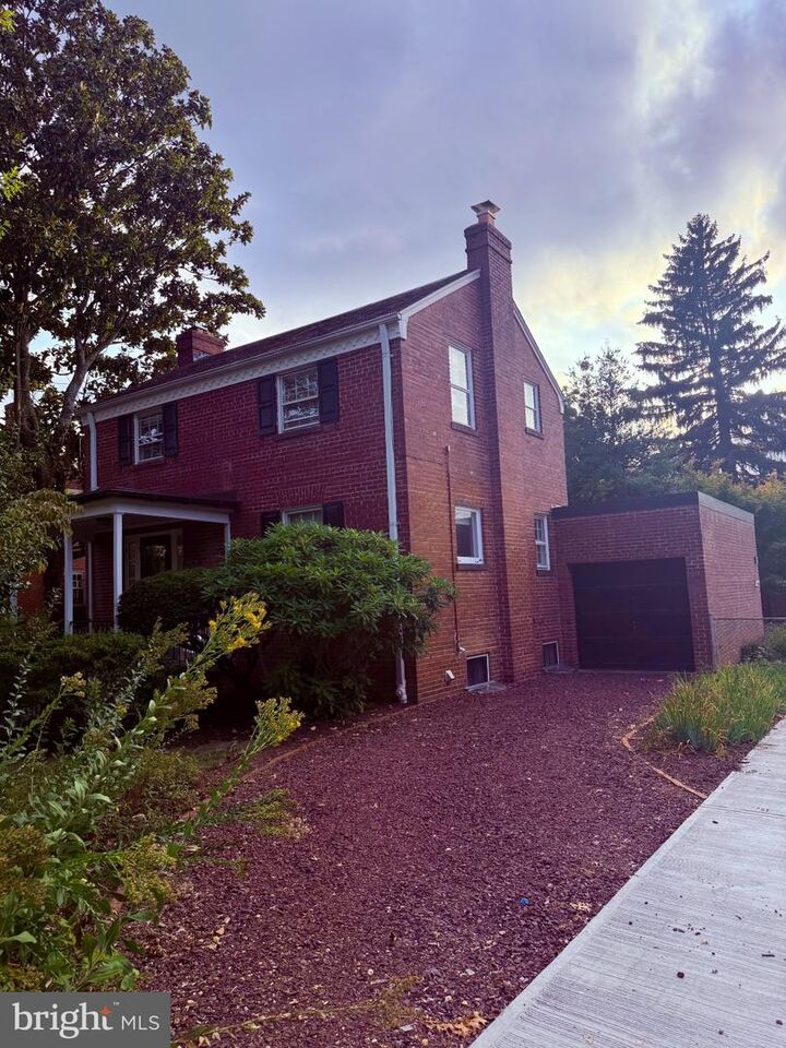 Property Photo:  4526 NW 44th Street NW  DC 20016 