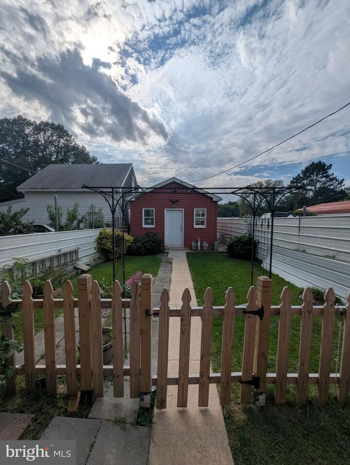 Property Photo:  207 N 12th Street  PA 17046 