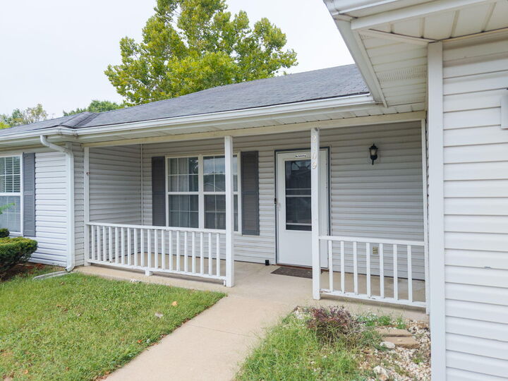 Property Photo: 2109 Osage Dr MO 65202
