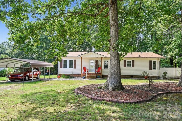 Property Photo: 115 Red Fox Court NC 28120