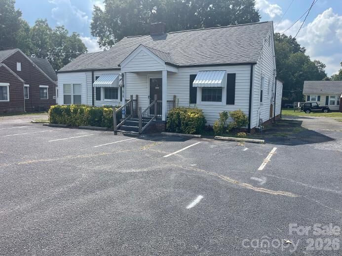 Property Photo: 1670 Dale Earnhardt Boulevard NC 28083