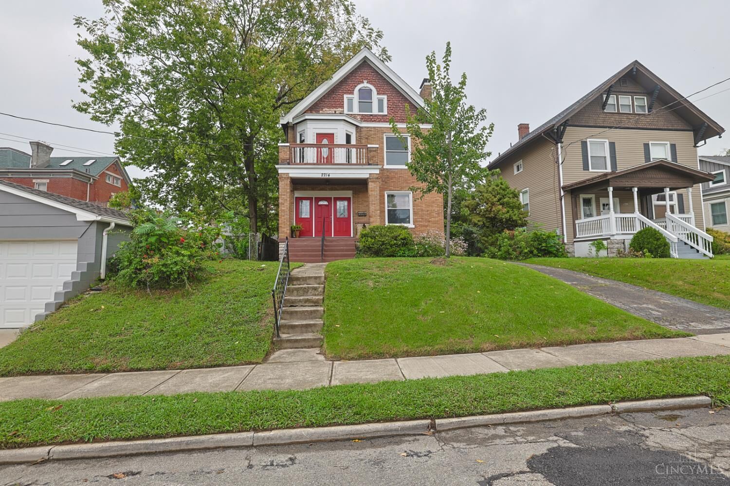 Property Photo: 2214 Monroe Avenue OH 45212
