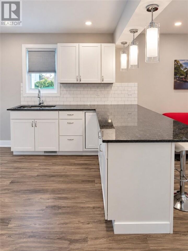 Property Photo:  6 & 6A Quinn St  ON P3C 1A5 