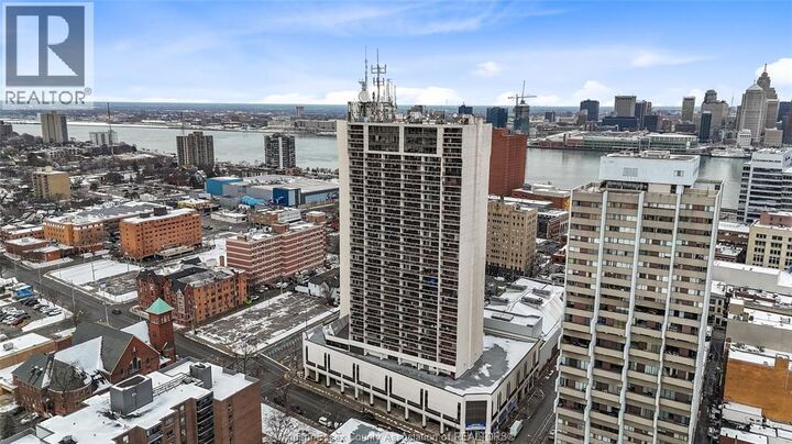 Property Photo: 150 Park 802 ON N9A 7A2