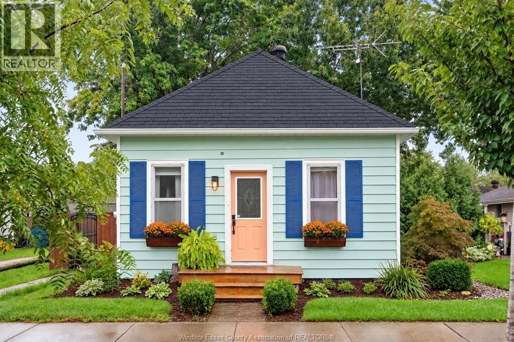Property Photo: 11 Poplar ON N0P 2L0