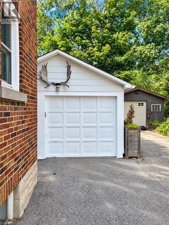 Property Photo:  132 Bridgeport Road East Upper  ON N2J 2X4 