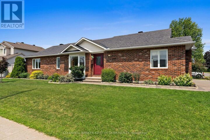 Photo de la propriété:  1170 Ambercrest Street  ON K1J 1B2 