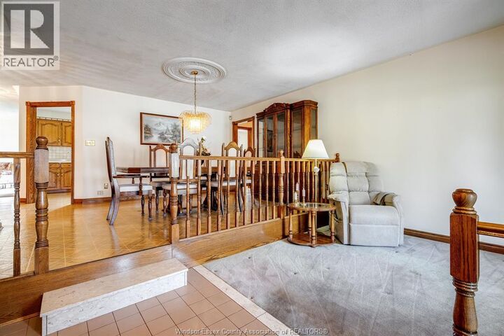 Property Photo: 5 Lucy Crescent ON N8H 4S4