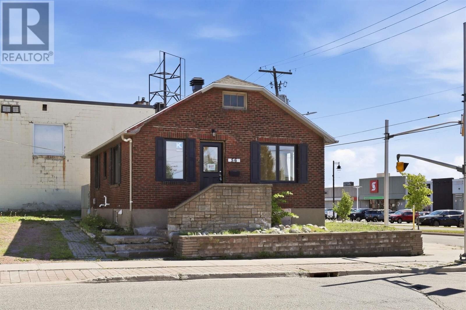 Property Photo:  56 Dennis St  ON P6A 2W9 