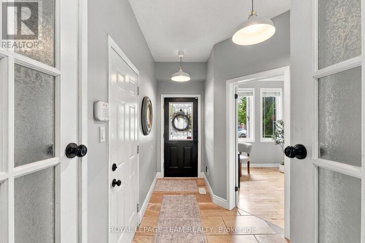 Property Photo:  216 Sorento Street  ON K2J 0B5 