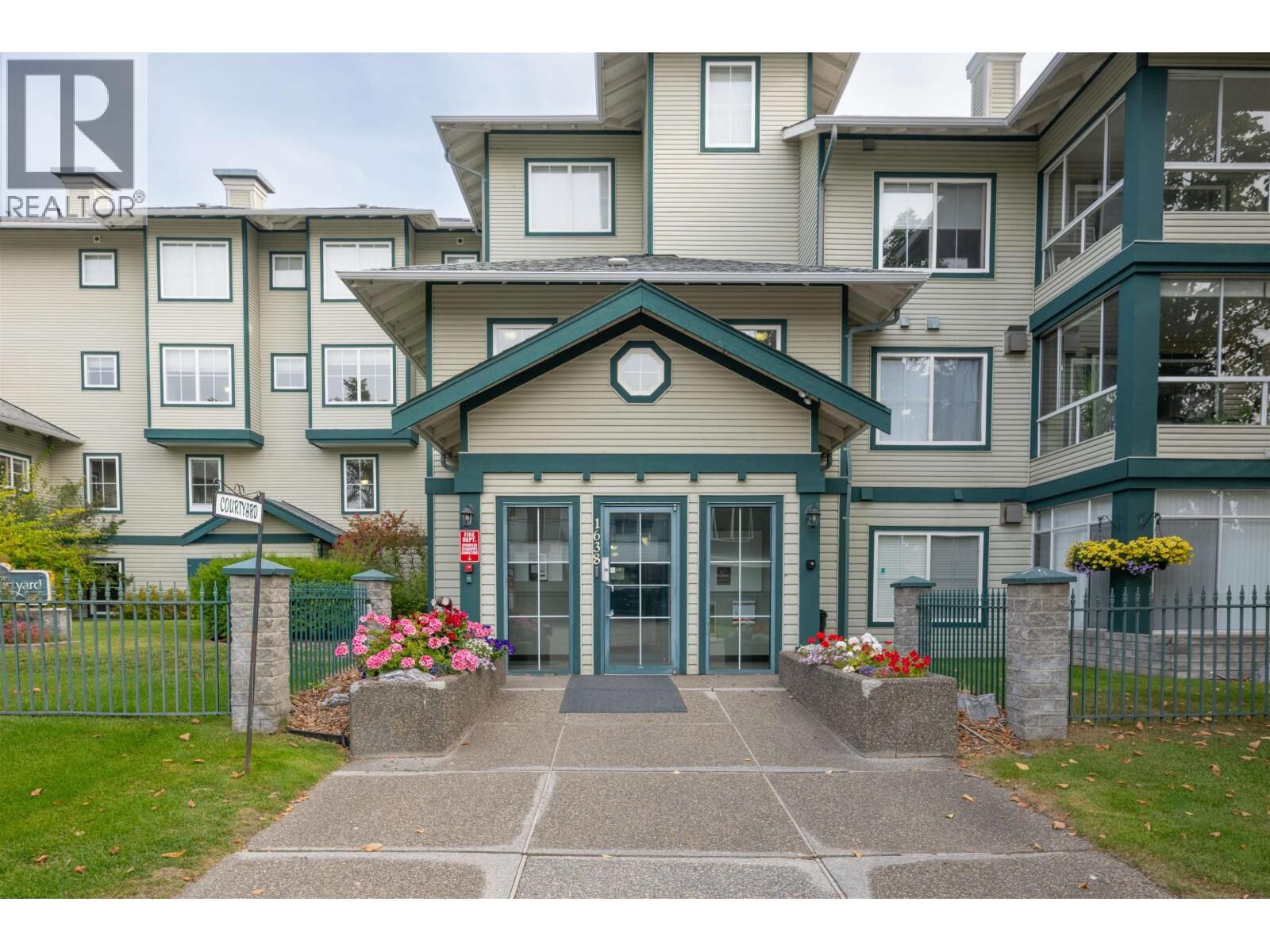 Property Photo:  1638 6th Avenue 104  BC V2L 3N6 