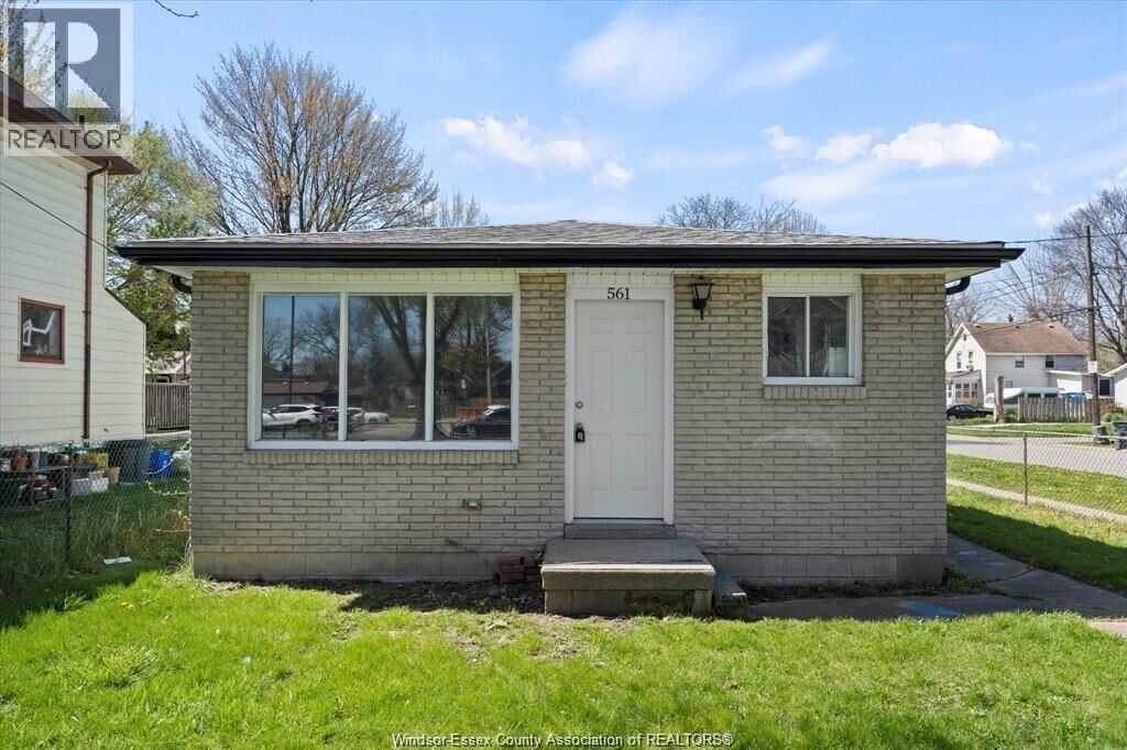 Property Photo:  561 Chippawa Street  ON N9C 2W2 