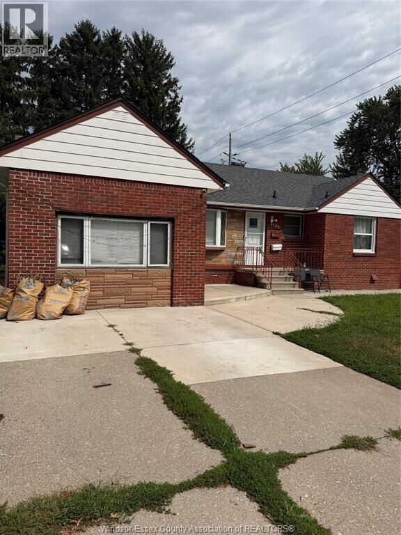 Property Photo: 3190 Academy Drive ON N9E 2H4