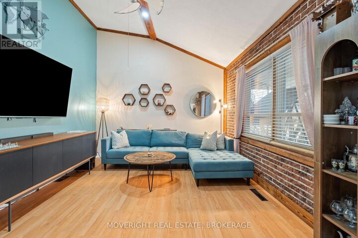 Property Photo:  618 Lincoln Street  ON L3B 4R4 