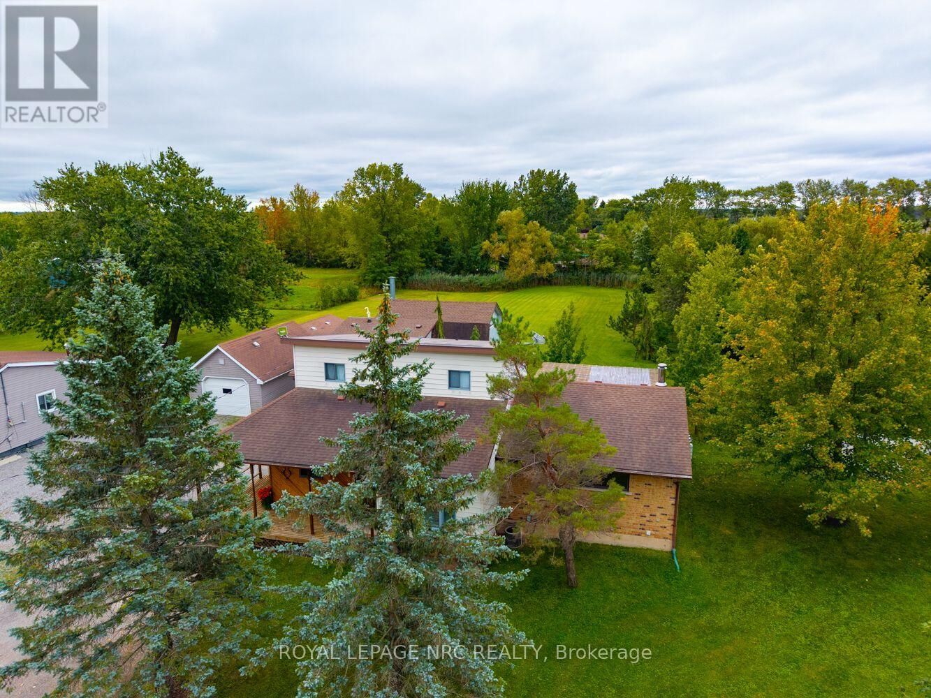 Property Photo:  647 Chippawa Road  ON L3K 5V5 