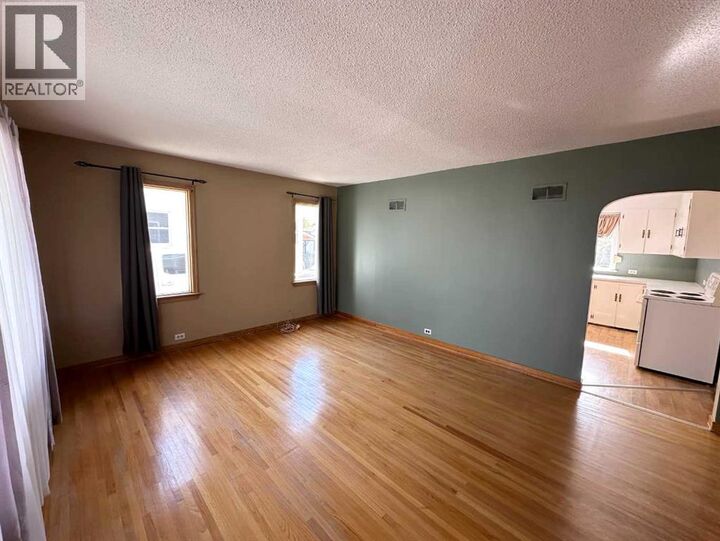 Property Photo:  4615 51 Avenue  AB T9X 1R9 