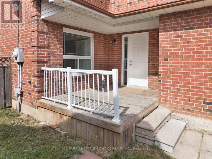 Property Photo: 28 Beisel Court ON L6Z 2R7