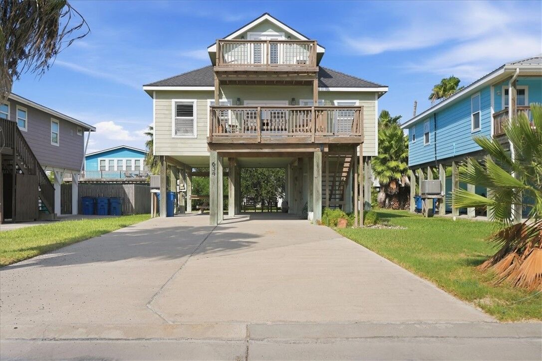 Property Photo: 634 Dolphin Circle TX 78373