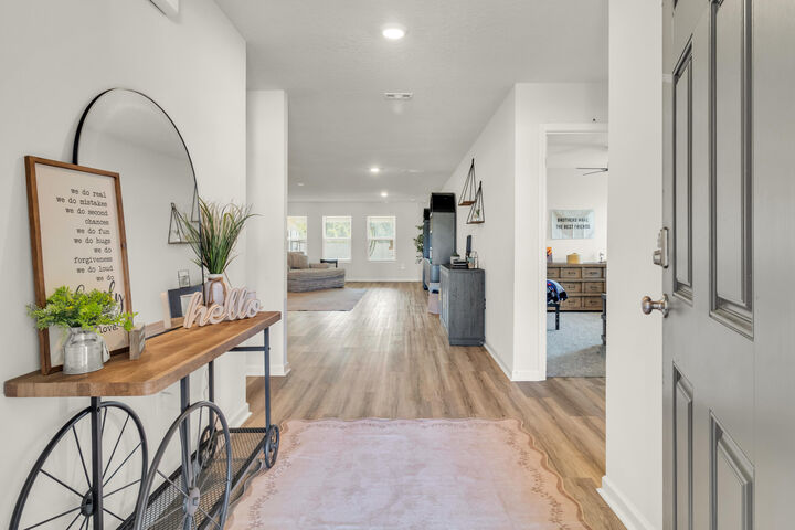 Property Photo: 5415 Torchwood Drive FL 32531