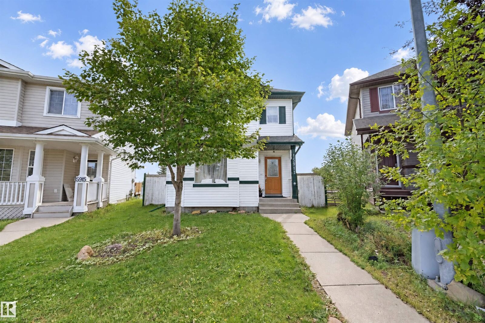Property Photo:  15911 38 Street NW  AB T5Y 3E9 